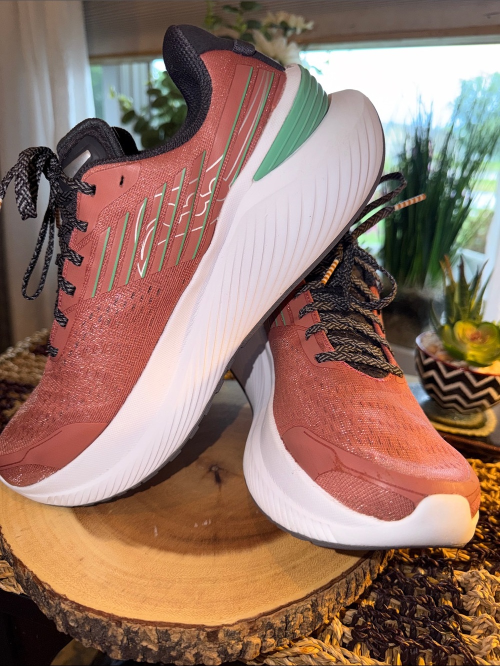 Saucony Endorphin Shift 3 Soot Basalt Running Shoes Women’s Size 9 - Picture 4 of 10